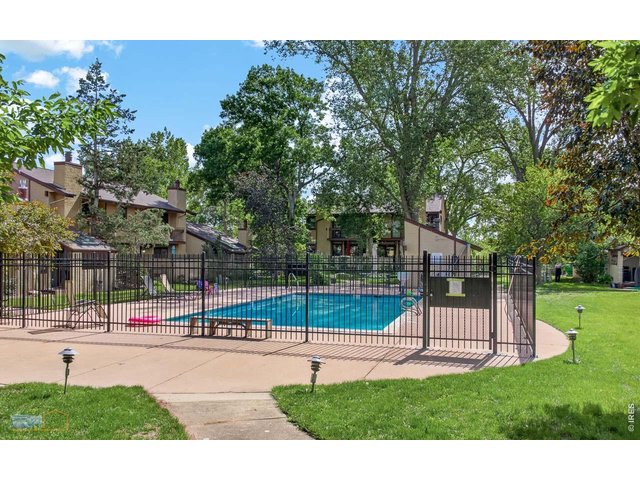 Property Photo 40 Swimming pool