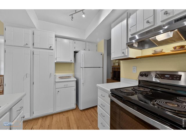 Property Photo 18 Kitchen