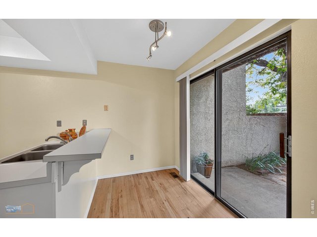 Property Photo 20 Kitchen breakfast nook