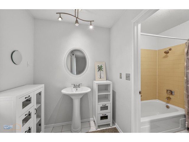 Property Photo 27 Primary bath