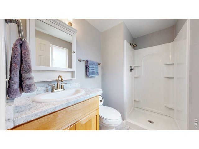 Property Photo 17 3/4 Bathrm