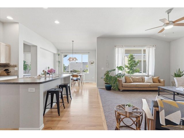 Property Photo 14 Open concept floorplan