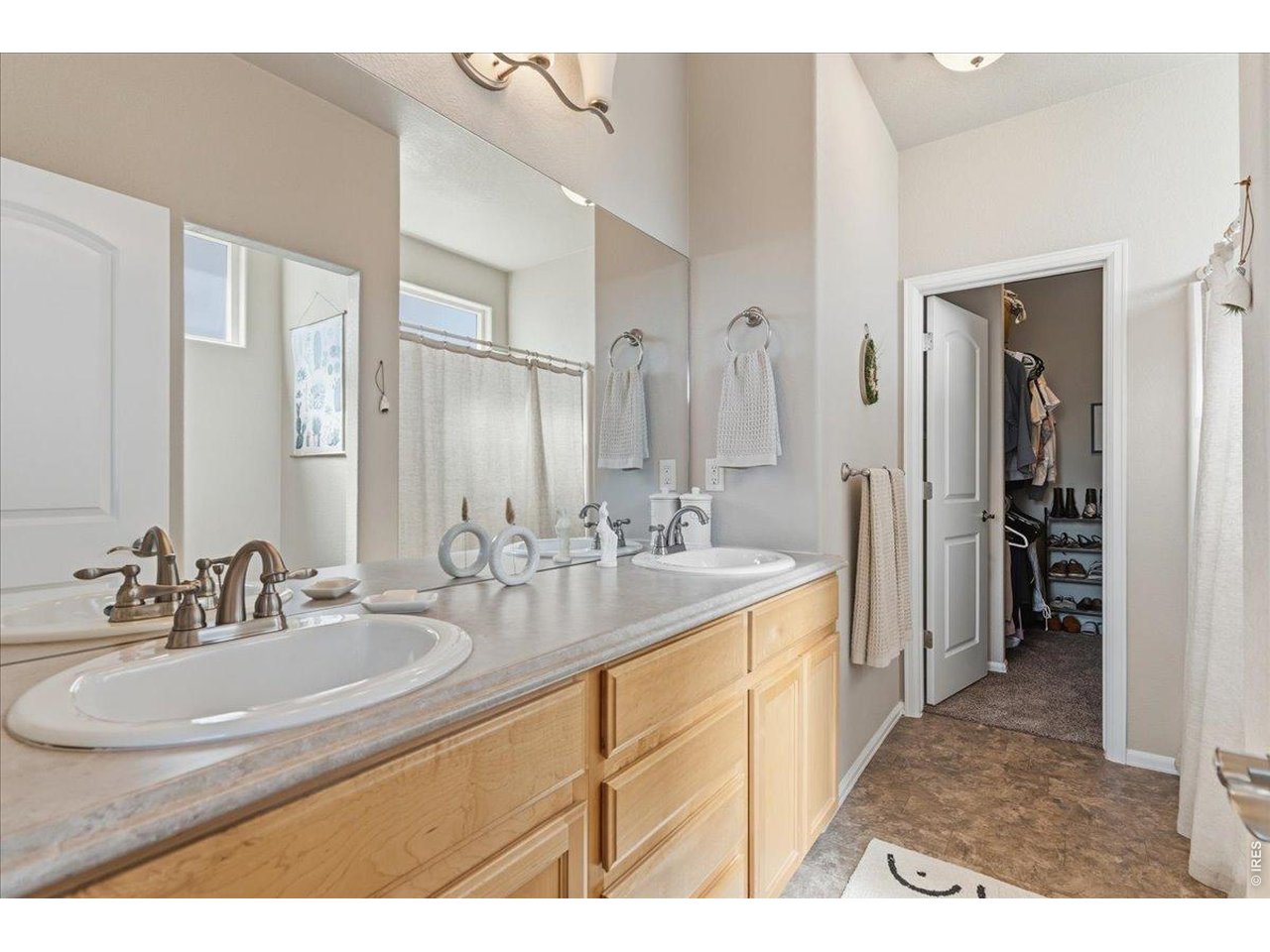 Primary bath and walk in closet