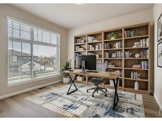 Property Photo 17 Office/flex room