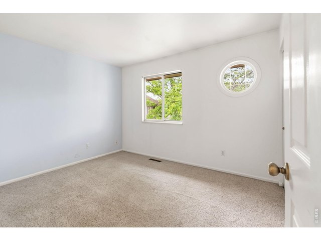 Property Photo 16 Primary Bedroom