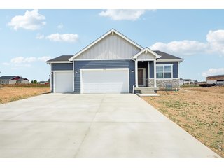 230 Buckboard Dr Hudson, CO 80642