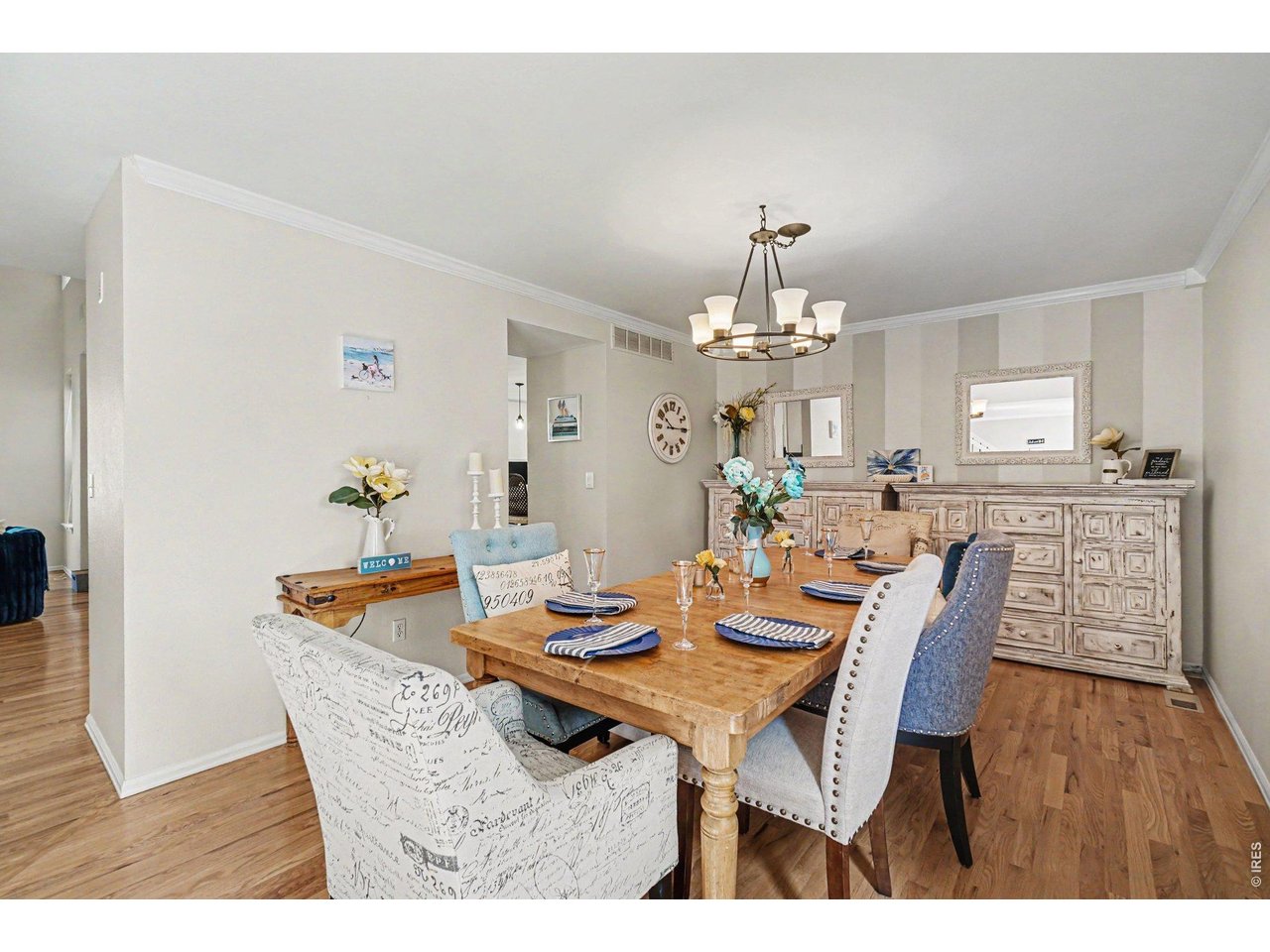 Property Photo 5 Dinning room