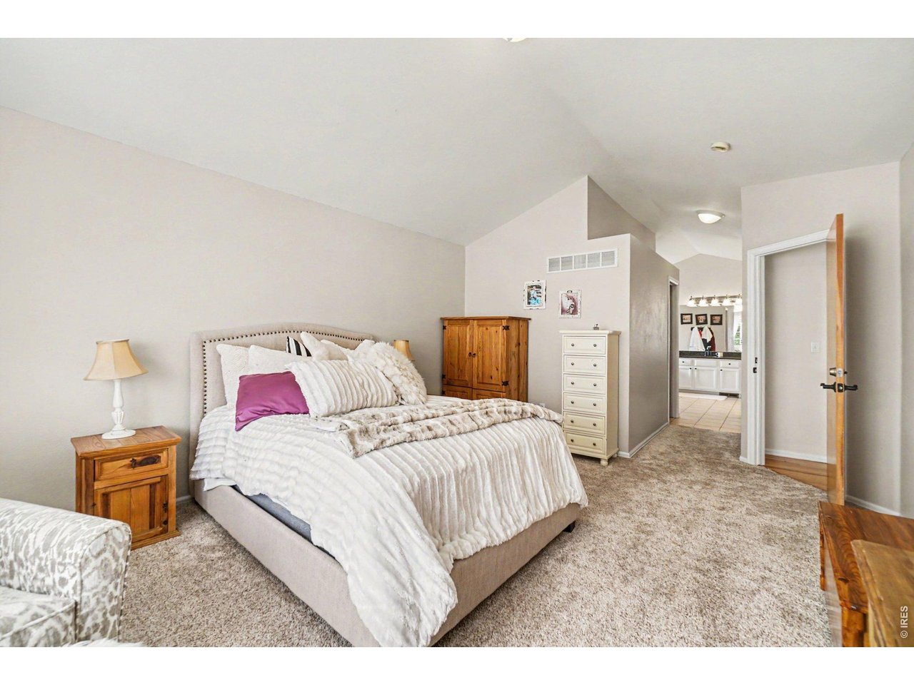 Property Photo 18 Primary Bedroom