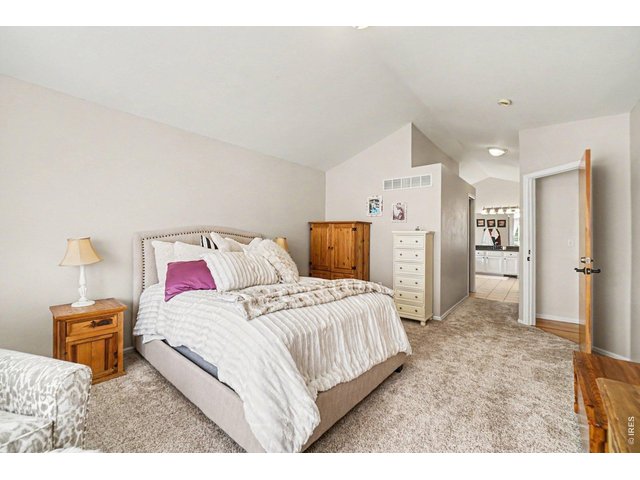 Property Photo 18 Primary Bedroom