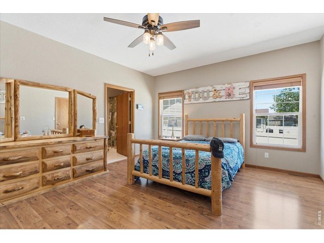Property Photo 18 Huge primary bedroom 