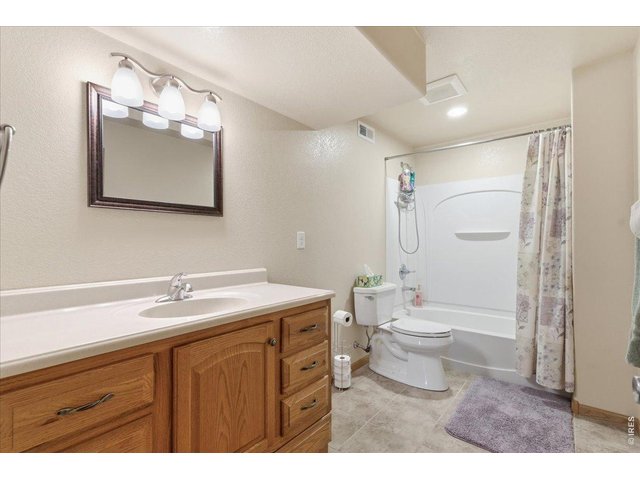 Property Photo 30 Full bathroom in basement