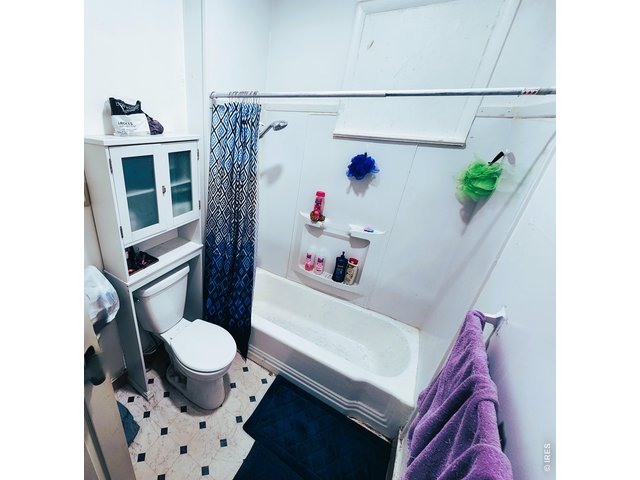 Property Photo 7 Front House Bathroom
