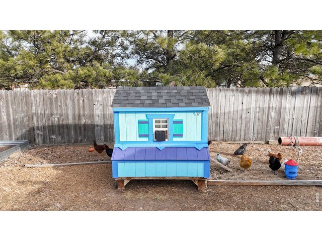 Property Photo 33 Chicken Coop w/Chickens