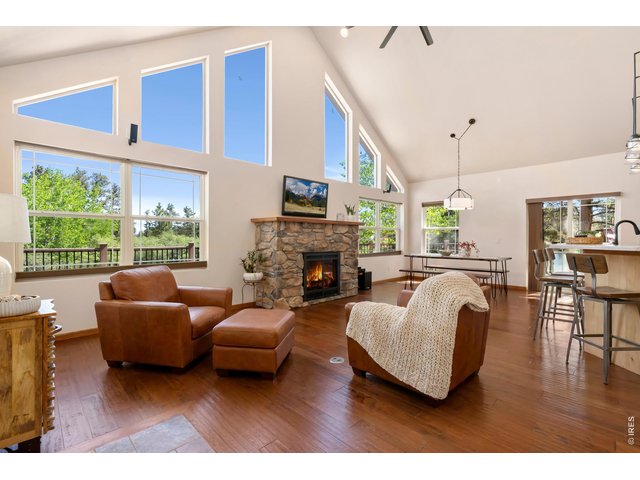 Property Photo 7 **Virtually Staged**