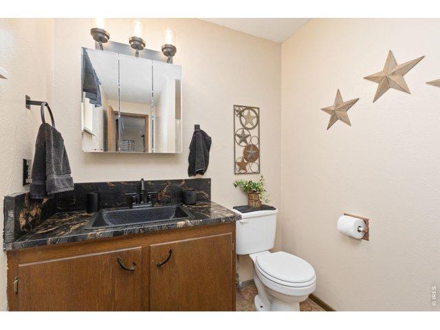 Property Photo 10 Primary Bathroom
