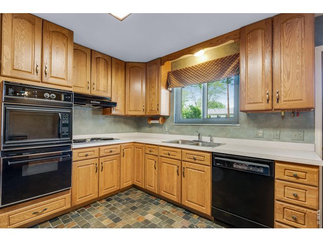 Property Photo 15 Kitchen