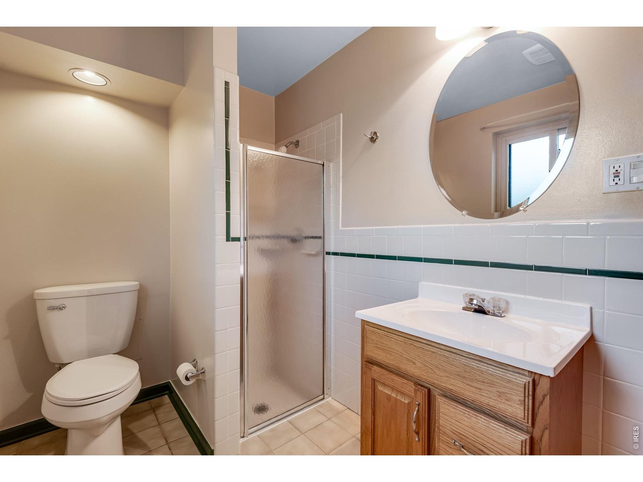 Property Photo 29 Lower level bath room