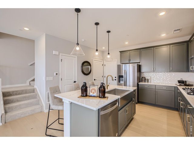 Property Photo 7 Upgraded appliances - Model Home
