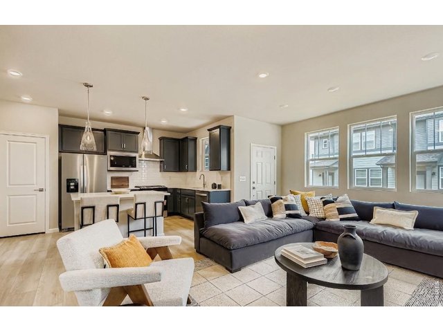 Property Photo 3 Functional open floor plan - Model Home