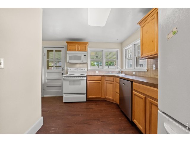 Property Photo 14 