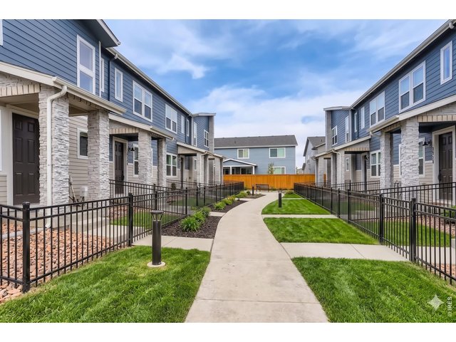 Property Photo 4 Community walkway