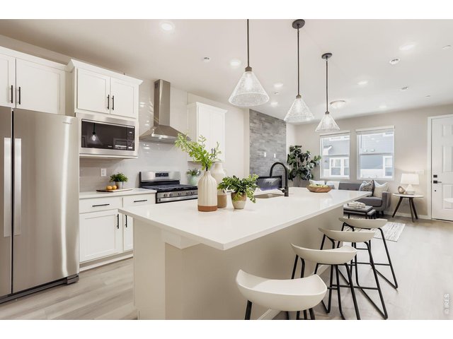 Property Photo 14 Eat in kitchen