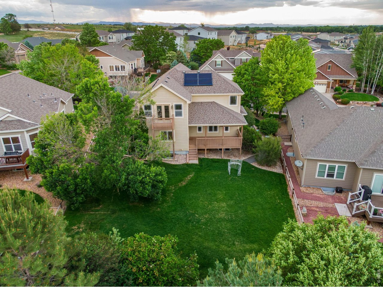 Property Photo 40 Fenced and cross-fenced & Mature, professionally landscaped yard