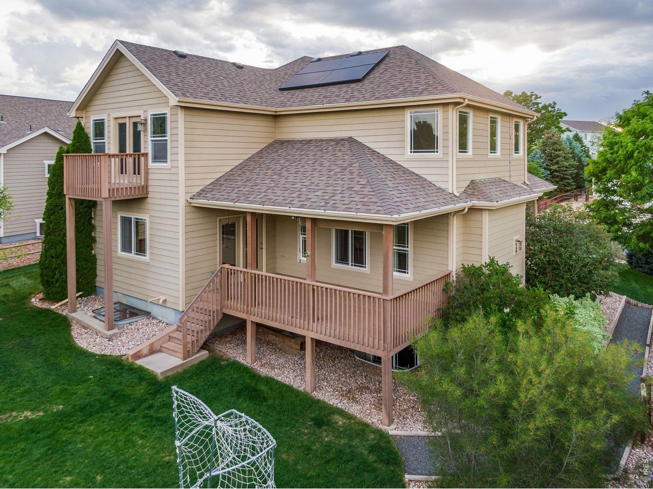 Property Photo 4 HOA-covered exterior irrigation helps reduce water costs. 
