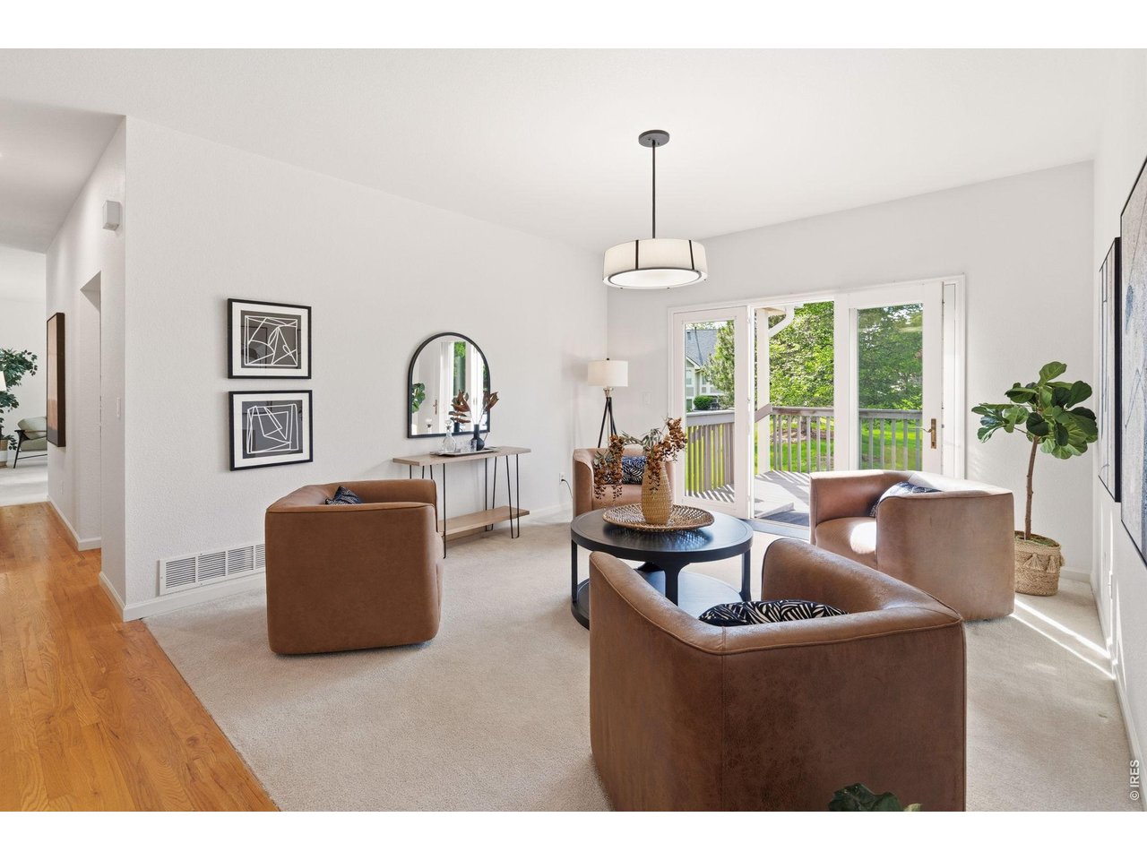 There are hardwood floors through the high traffic areas.