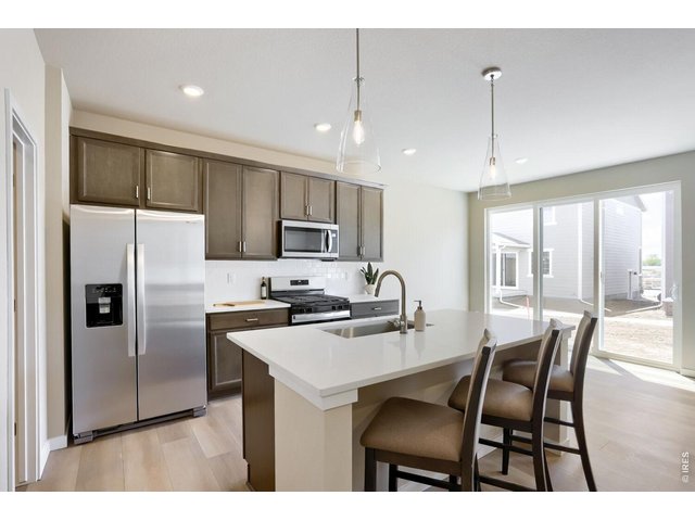 Property Photo 10 Chef's eat-in kitchen
