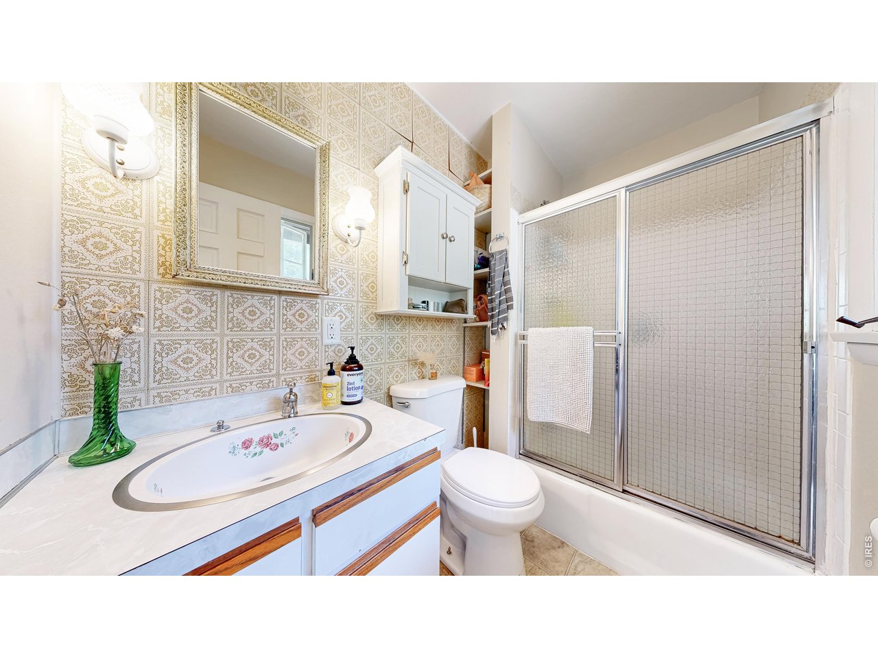 Property Photo 15 Primary bath
