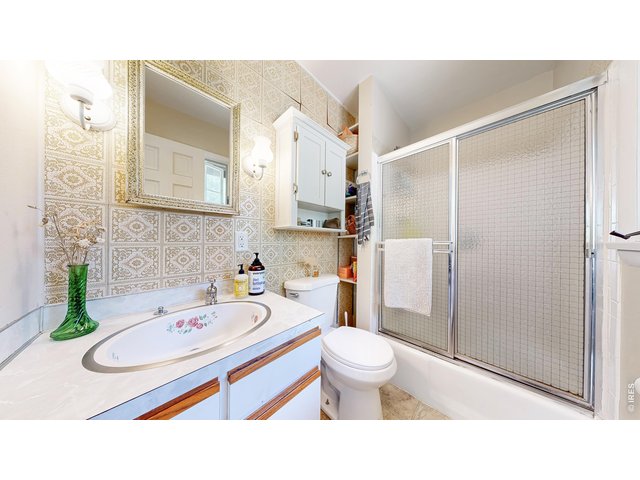 Property Photo 15 Primary bath
