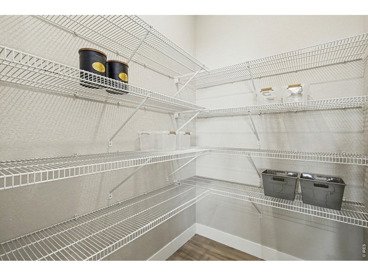 Large pantry - Model Home