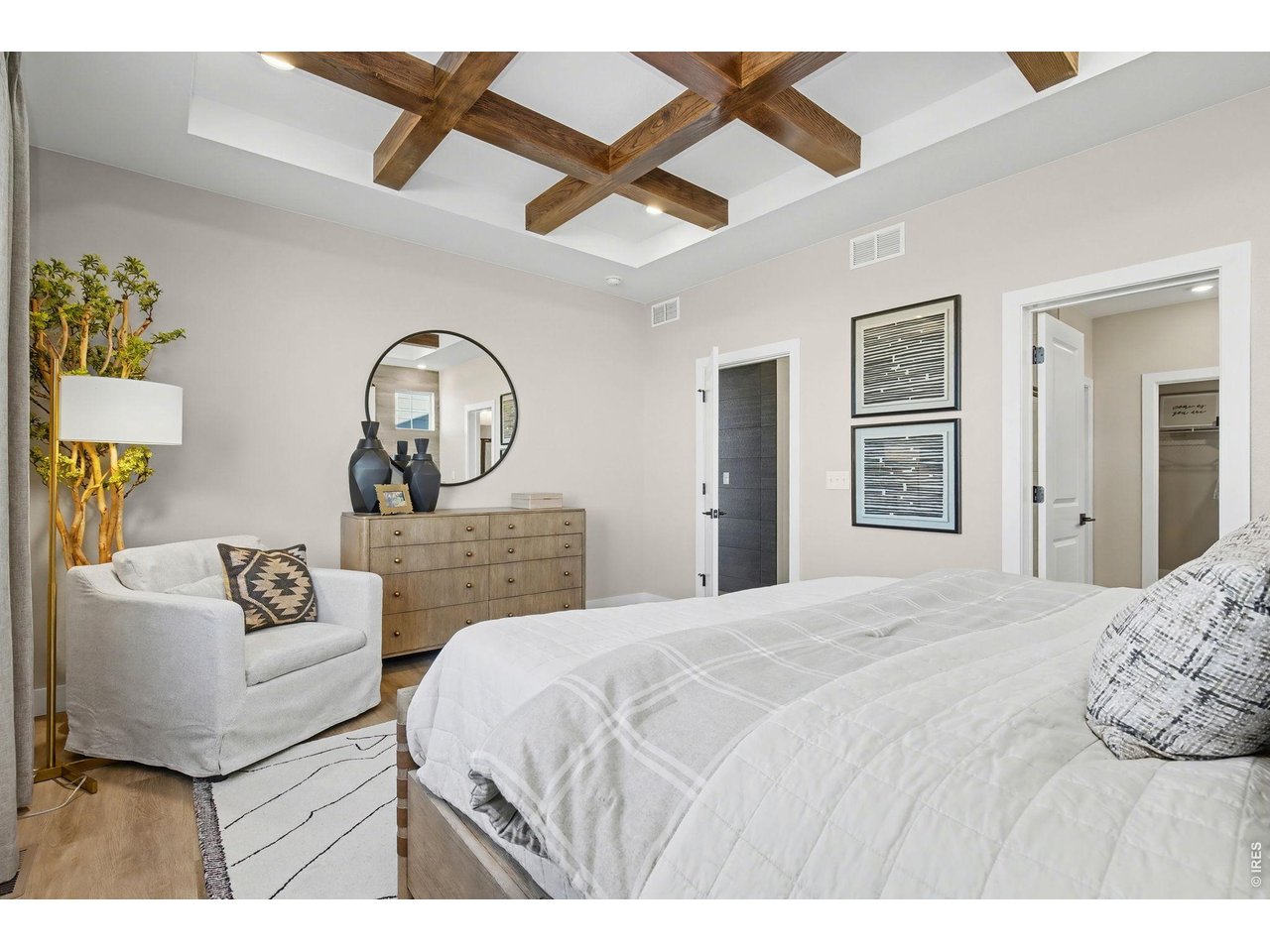 Spacious and flooded with light - Model Home