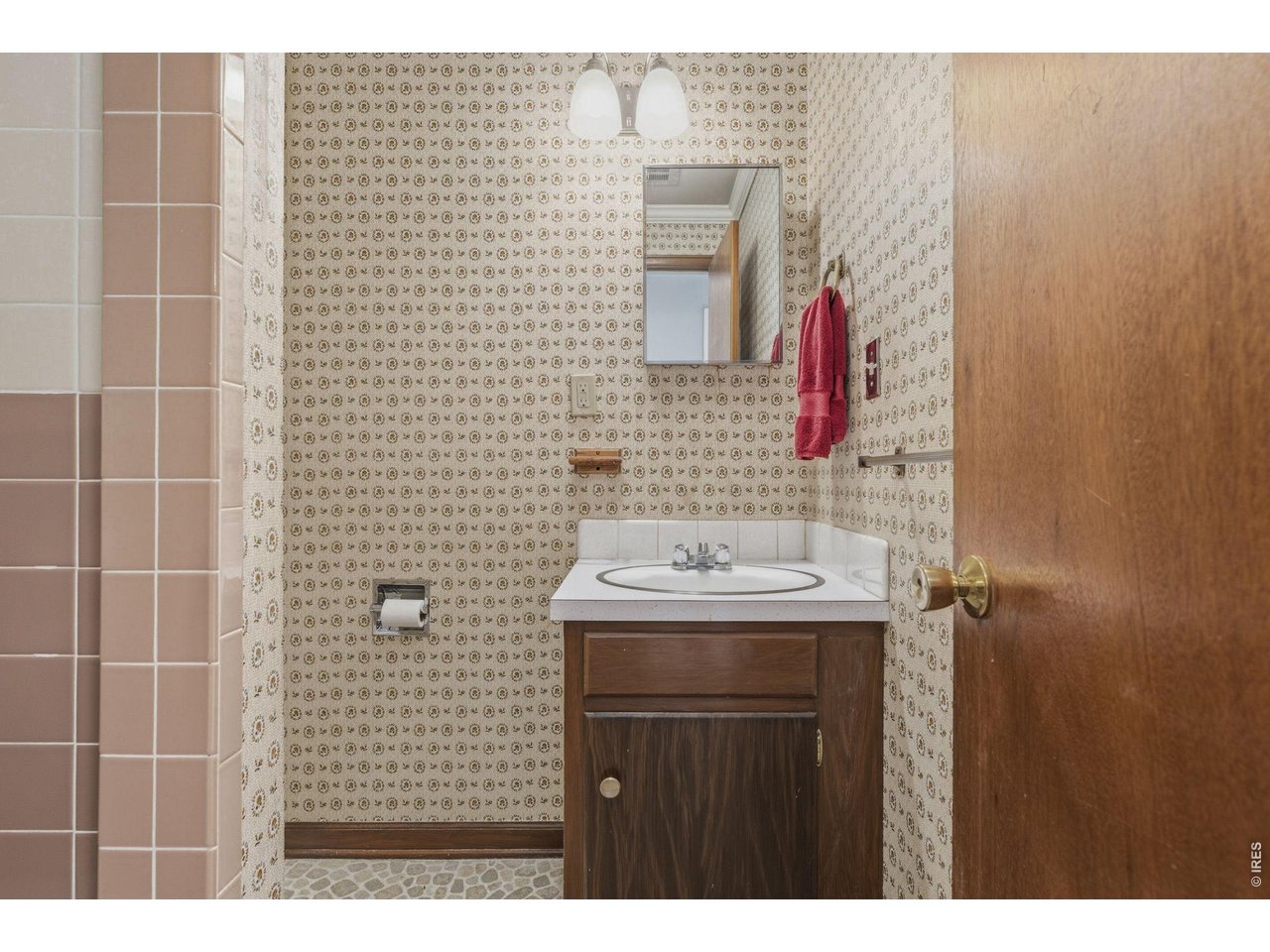 lower level 3/4 bath