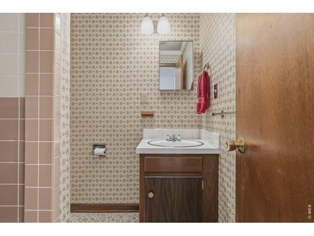 Property Photo 37 lower level 3/4 bath