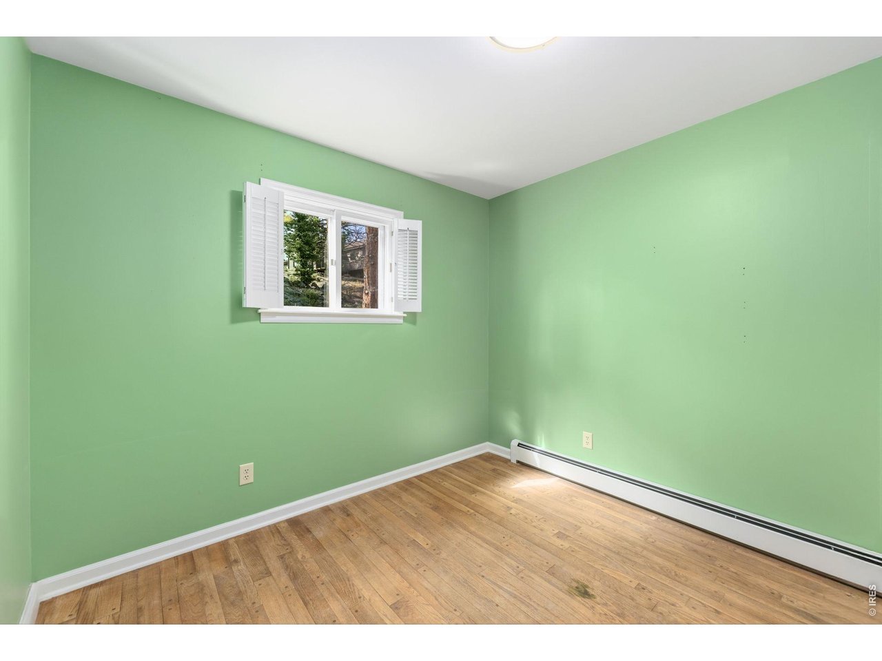  bedroom 4 of 6