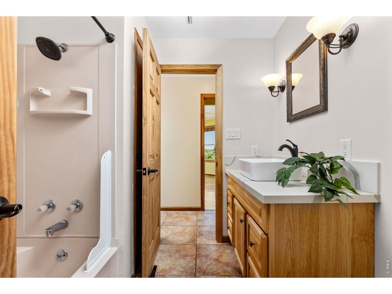 Property Photo 22 Shared hallway bathroom