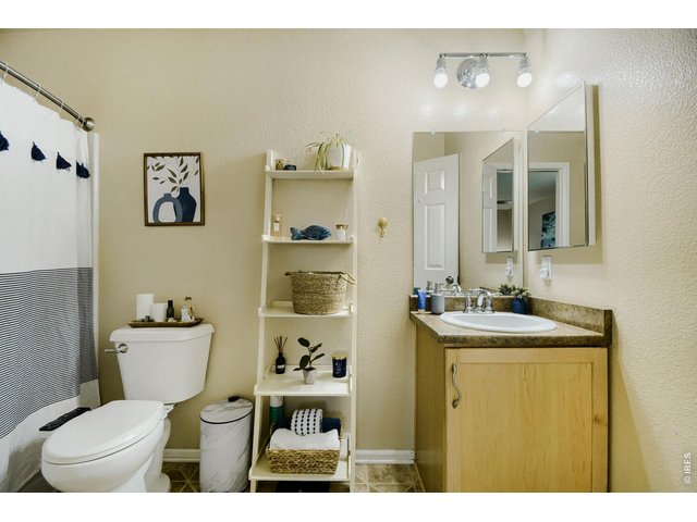 Property Photo 18 Full Primary Bath
