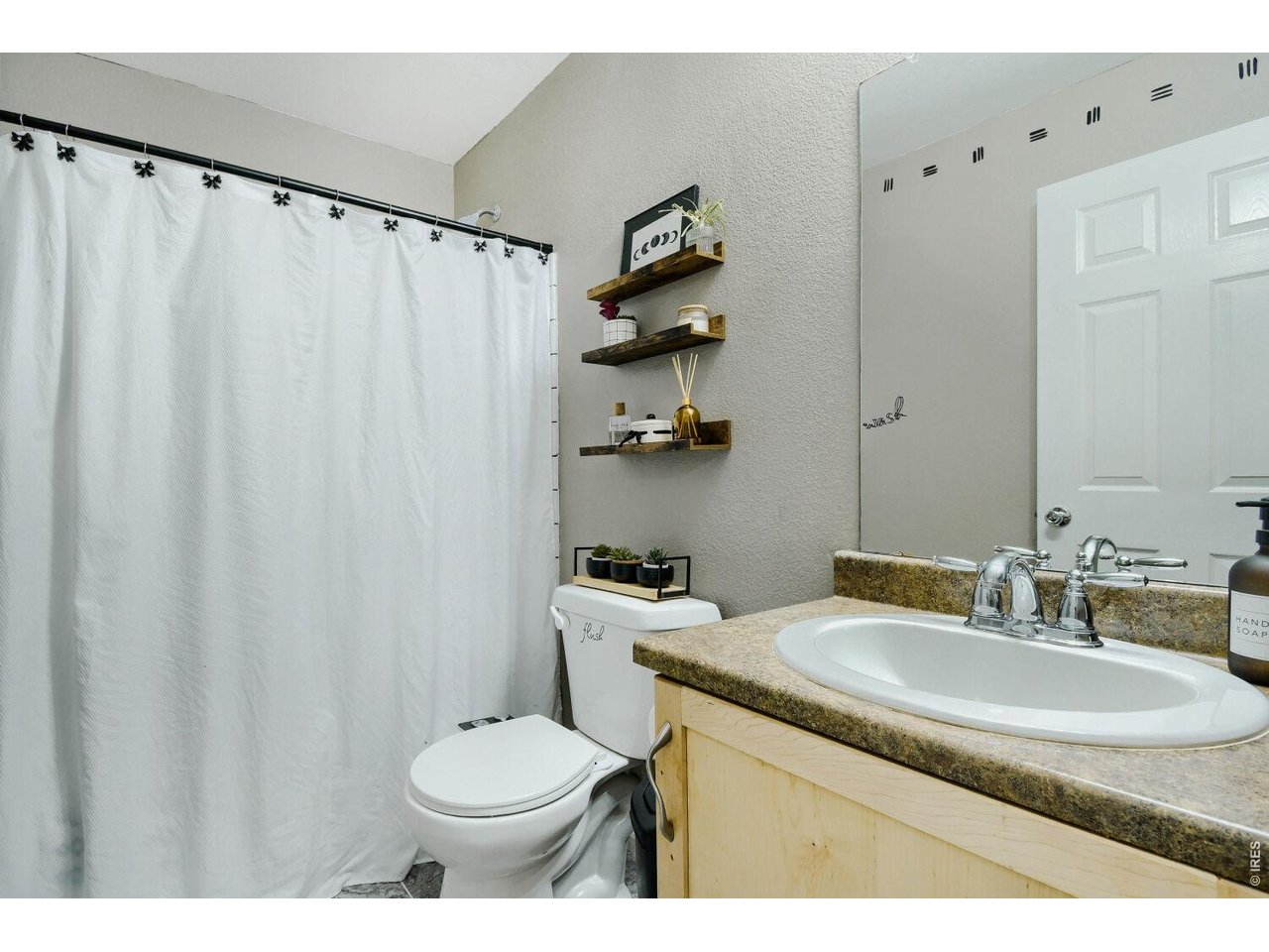 Full Hall Bathroom