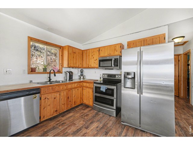 Property Photo 4 Kitchen