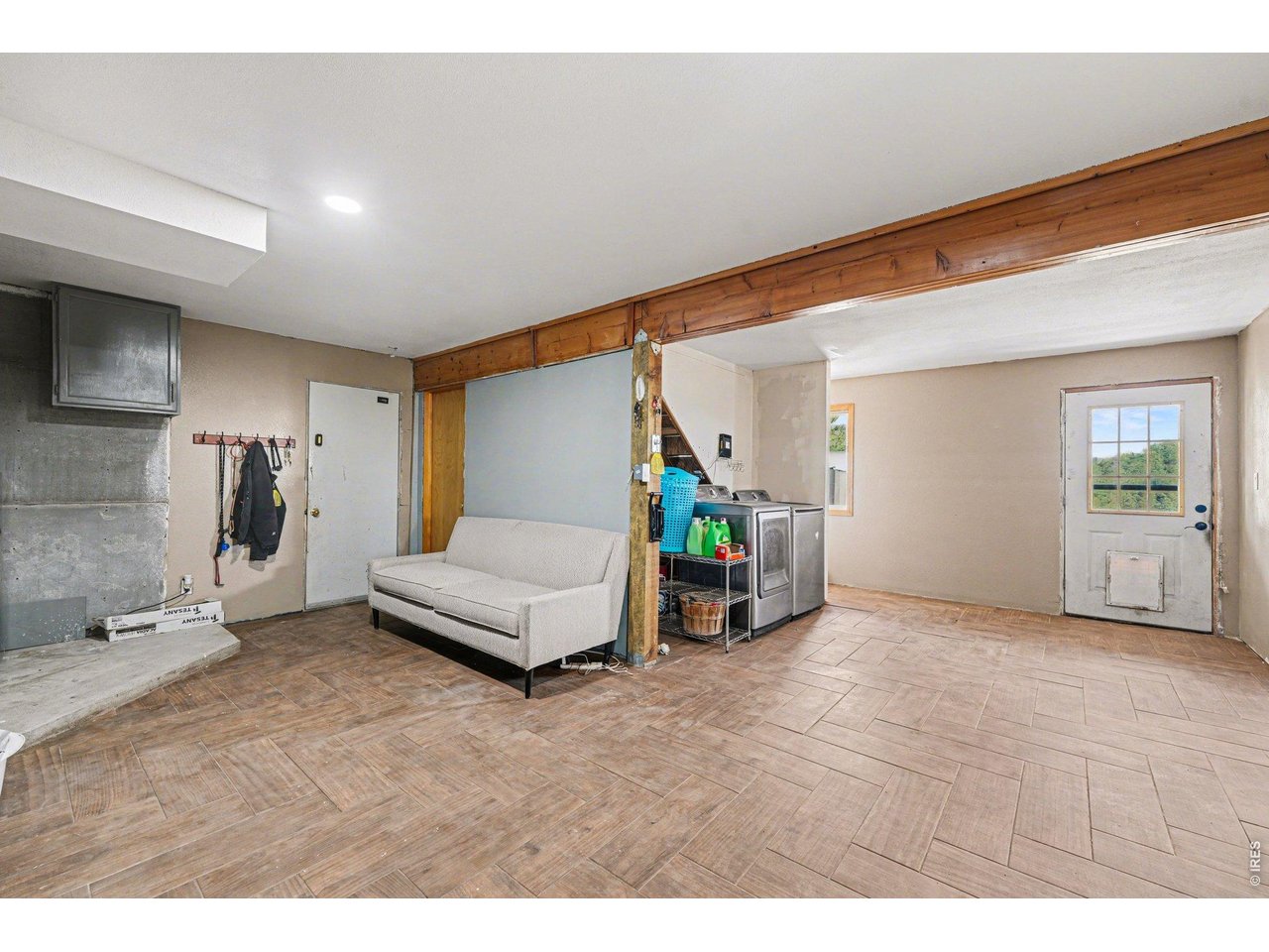 Lower Living area