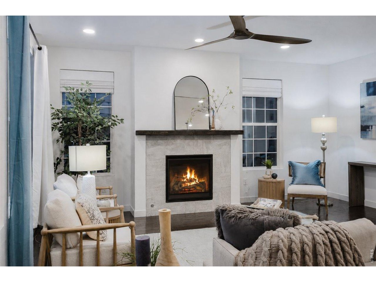 Ceiling fan with remote