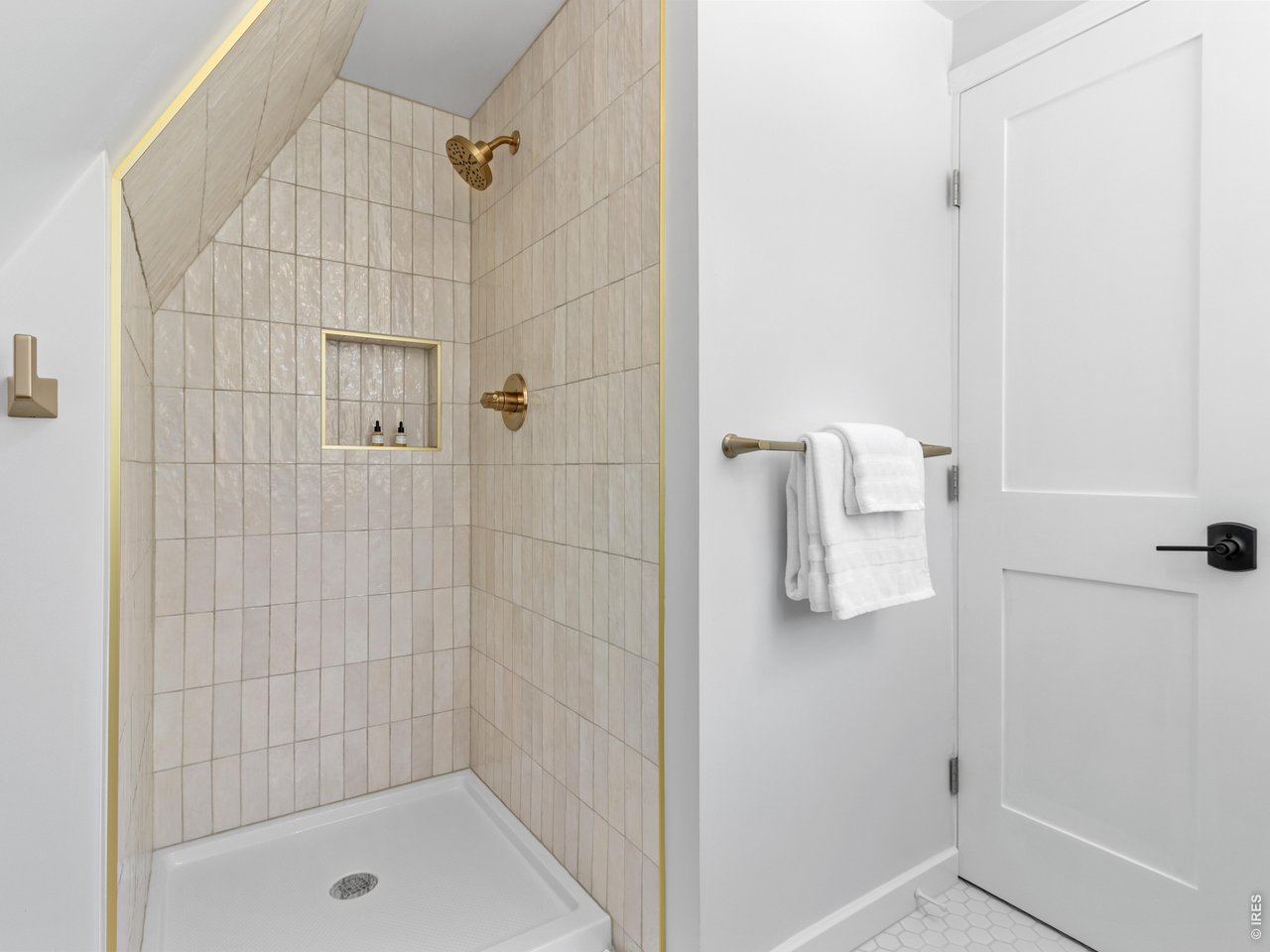 Property Photo 25 Custom tile shower
