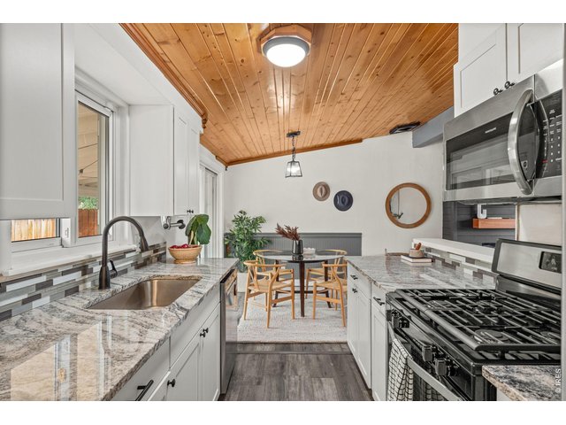 Property Photo 17 SS appliances, granite countertops