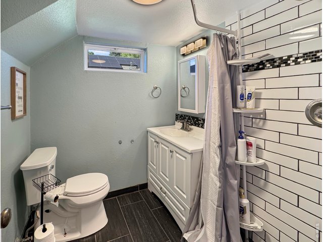 Property Photo 22 Basement bathroom