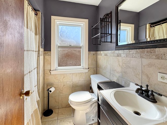 Property Photo 15 Main level bathroom