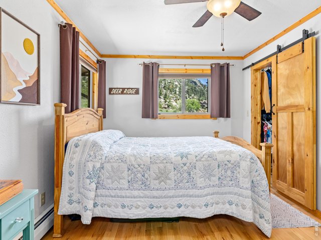 Property Photo 20 Primary bedroom