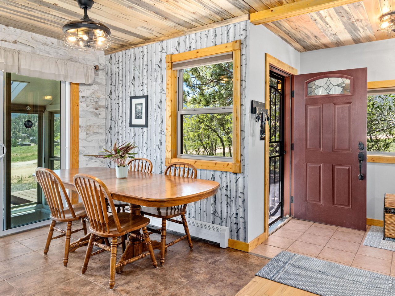 Property Photo 5 Dining area
