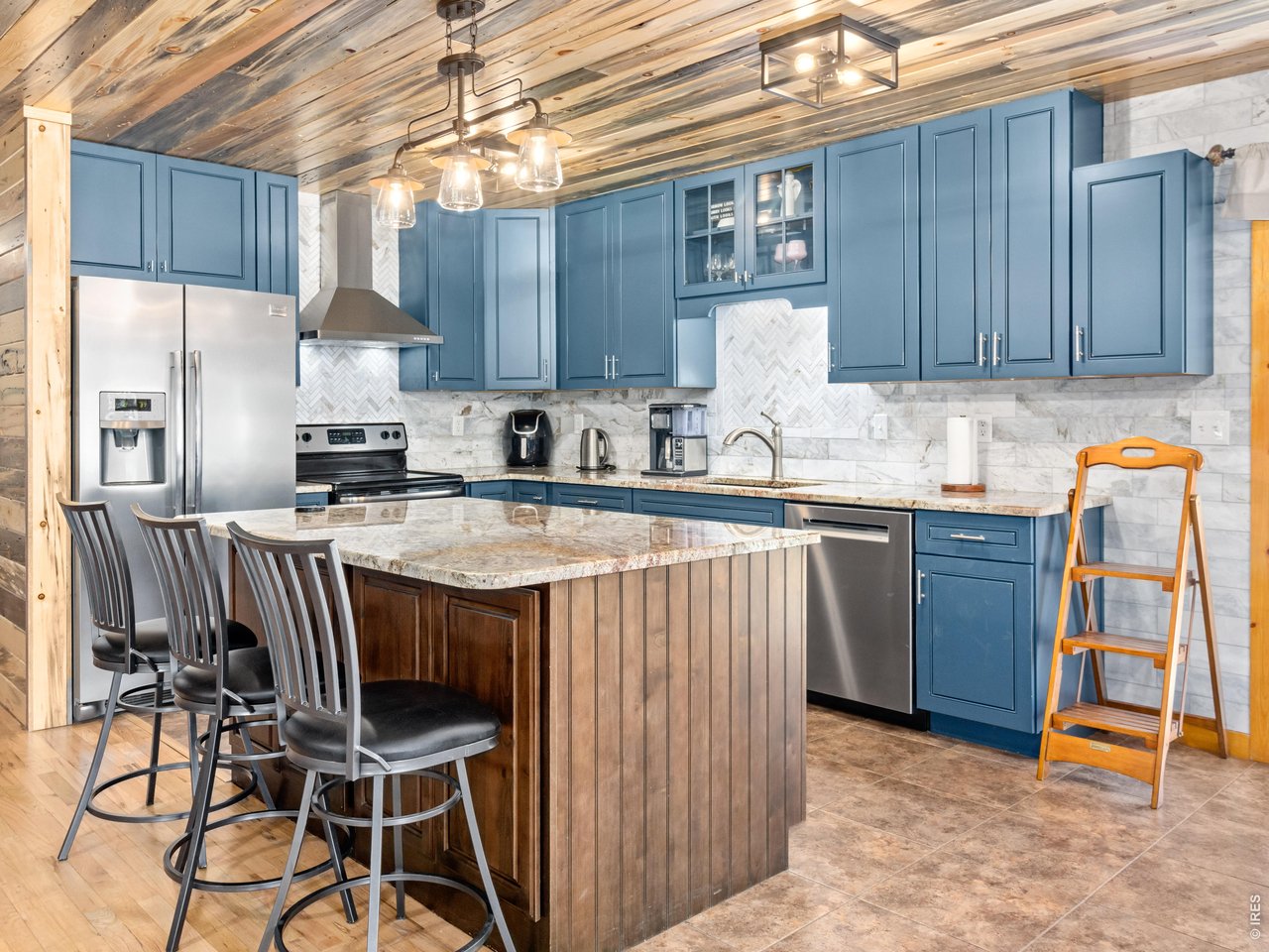 Property Photo 17 Custom built kitchen
